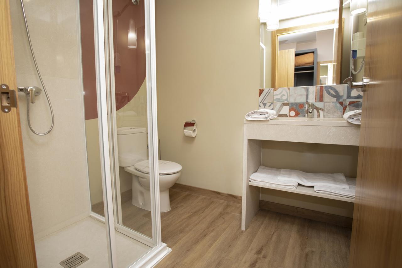 Hotel Novoa 萨里亚 外观 照片