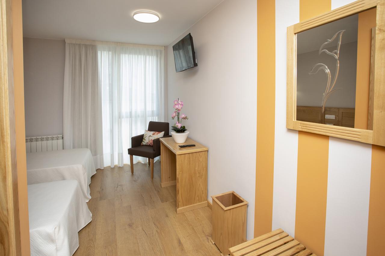 Hotel Novoa 萨里亚 外观 照片