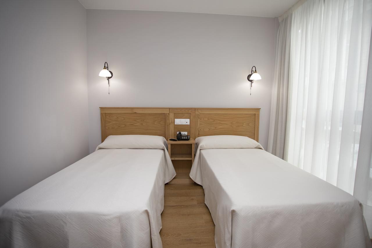 Hotel Novoa 萨里亚 外观 照片