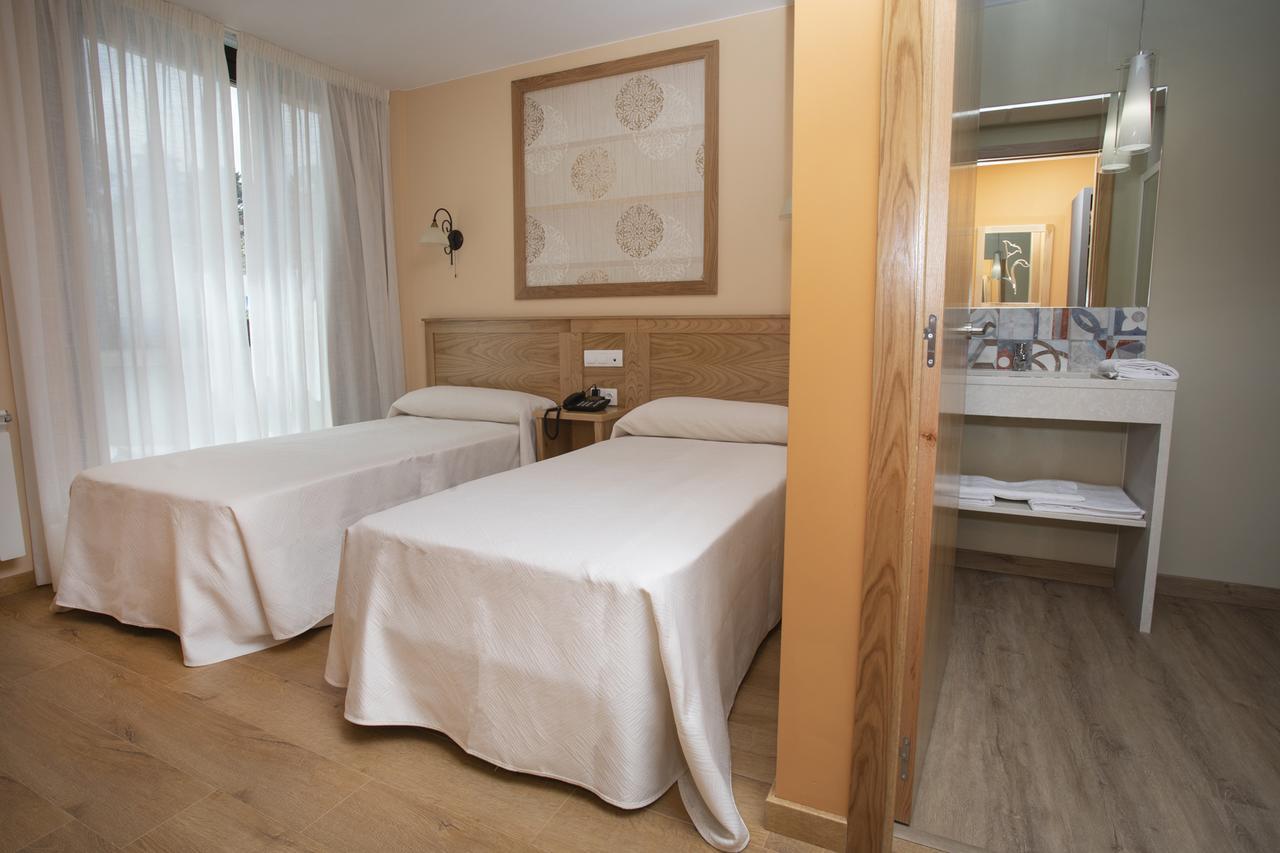 Hotel Novoa 萨里亚 外观 照片