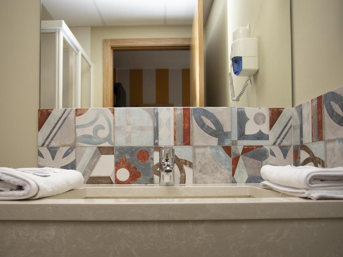 Hotel Novoa 萨里亚 外观 照片