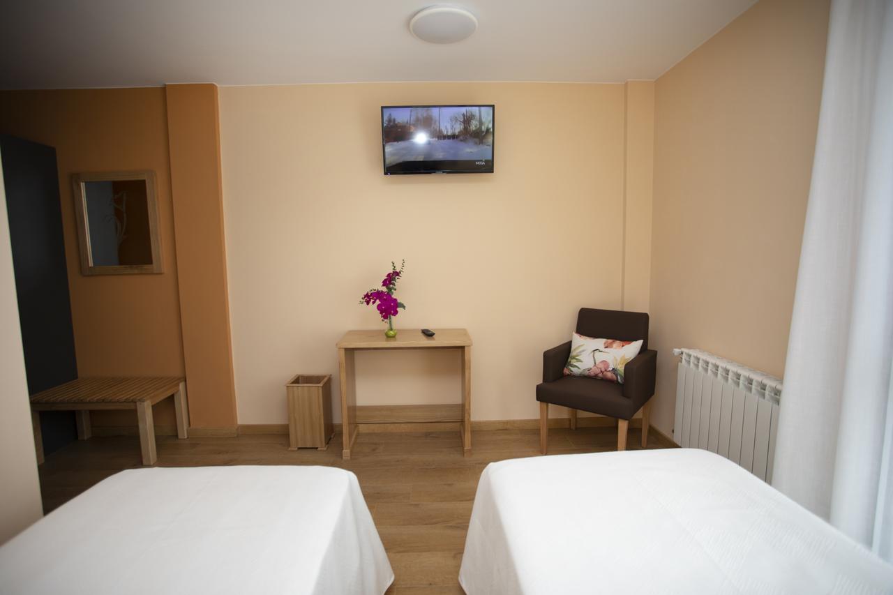 Hotel Novoa 萨里亚 外观 照片