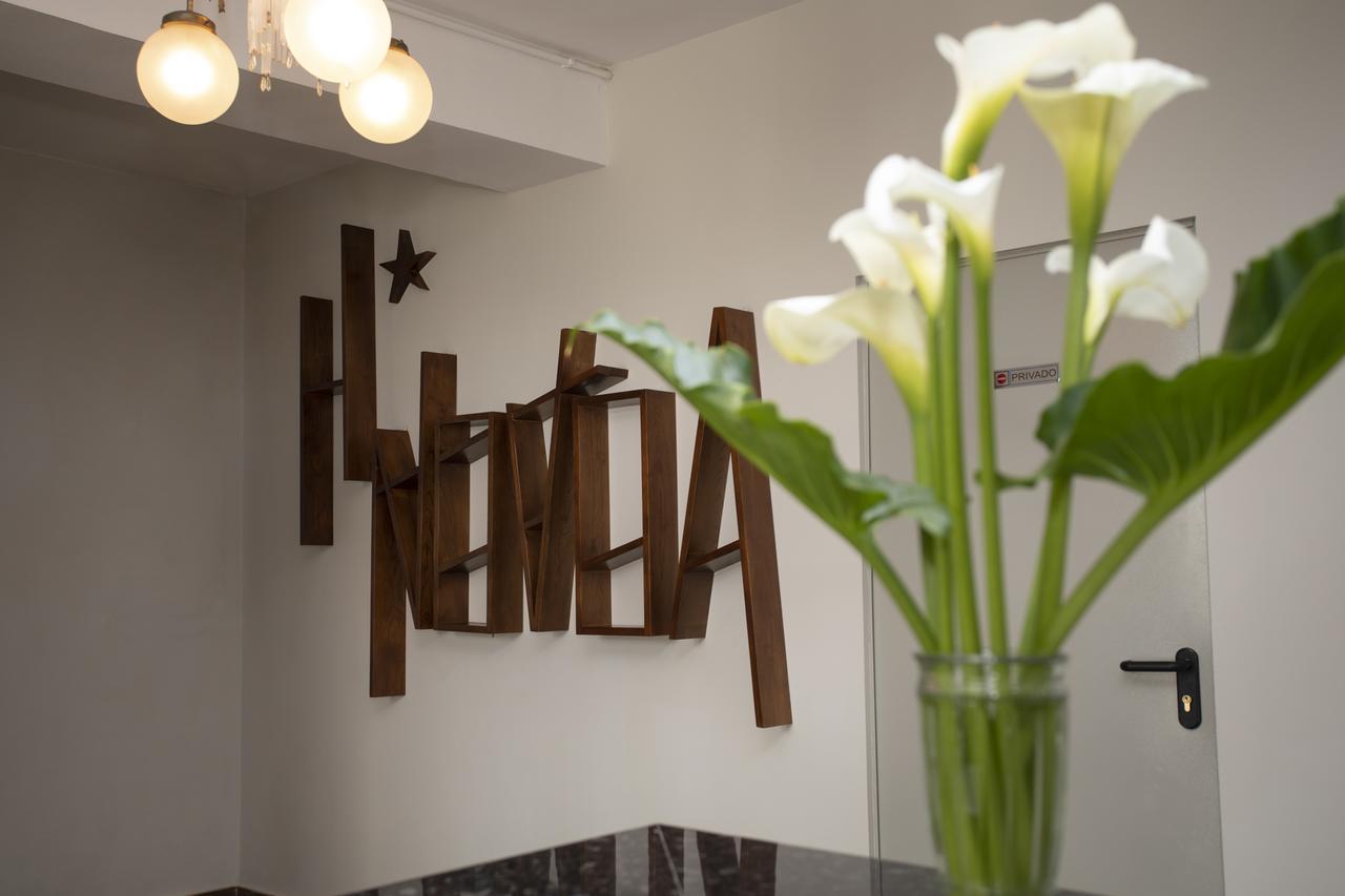 Hotel Novoa 萨里亚 外观 照片